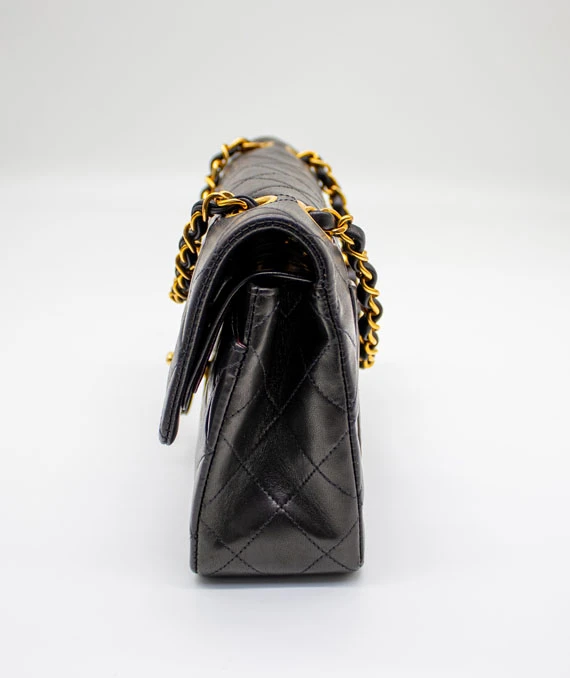 CHANEL Size 23 Medium Double Flap Shoulder Vintage Bag with Gold Hardware