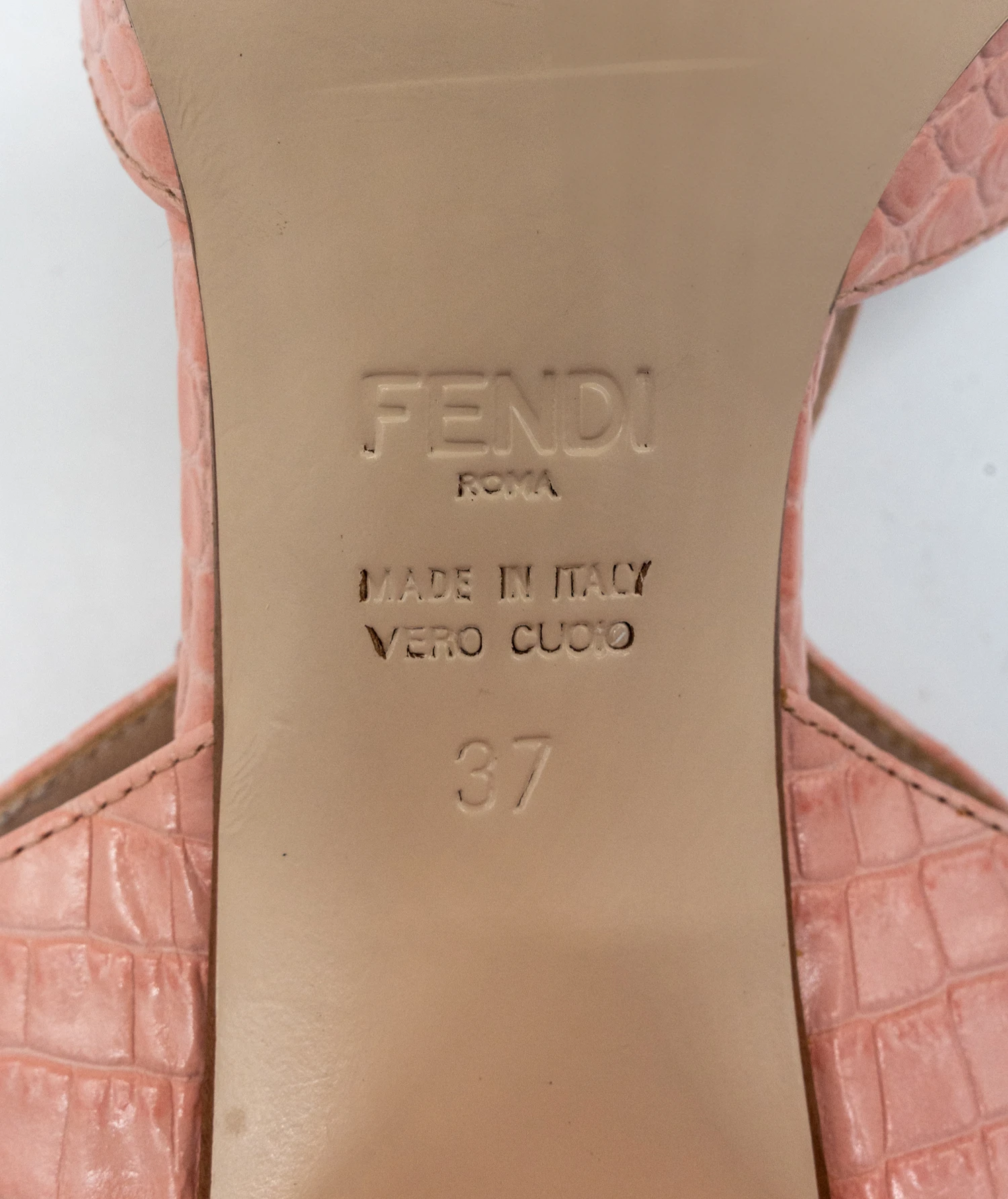 Fendi Size 37 Crocodile Leather T-Bar Platform Block Heel Sandals in Pink