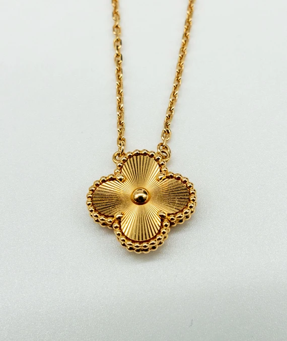 Van Cleef & Arpels Vintage Alhambra Necklace In 18k Yellow Gold