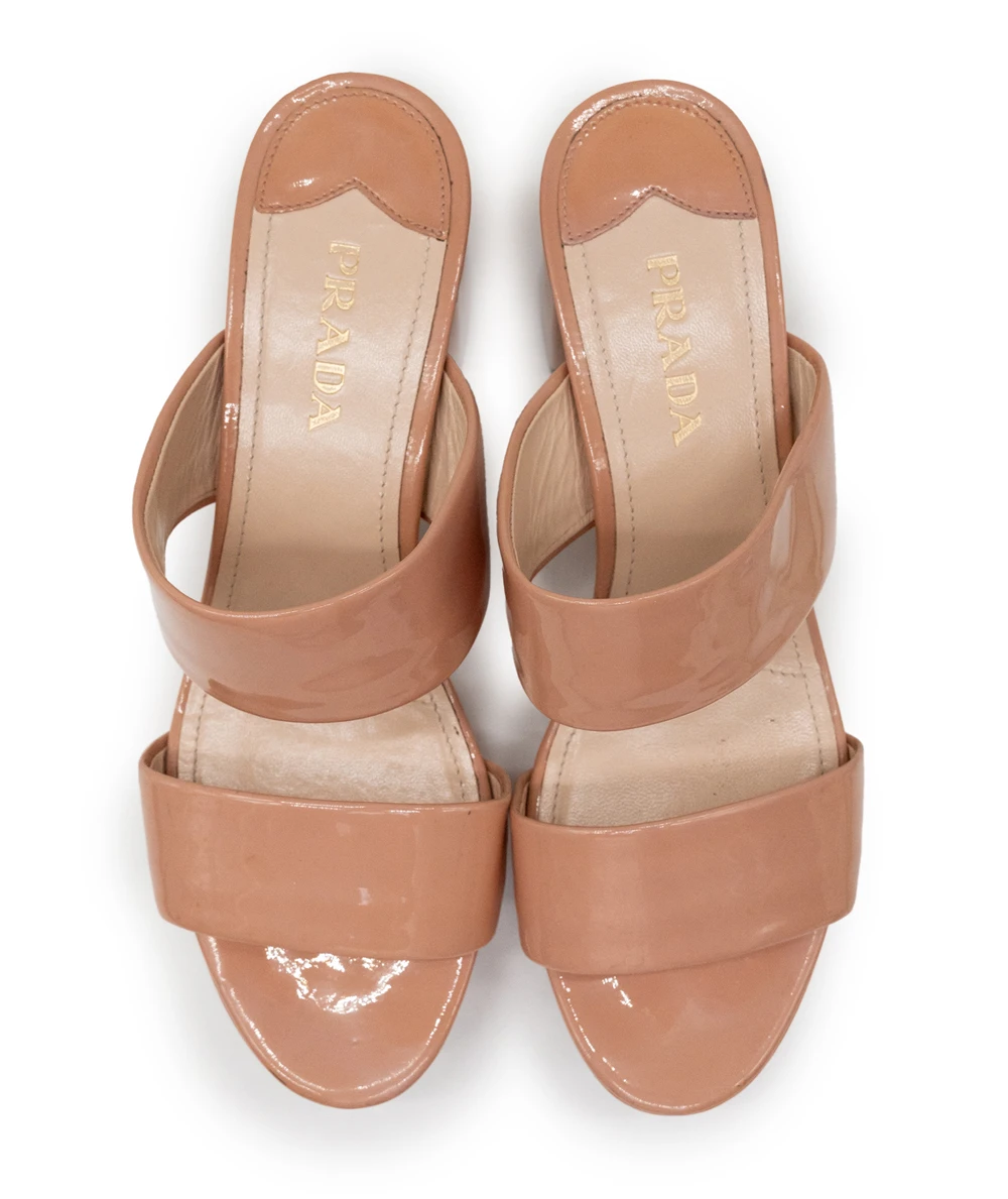 Prada Size 38.5 Peach Patent Leather Two Strap Chunky Heel Sandal Heels